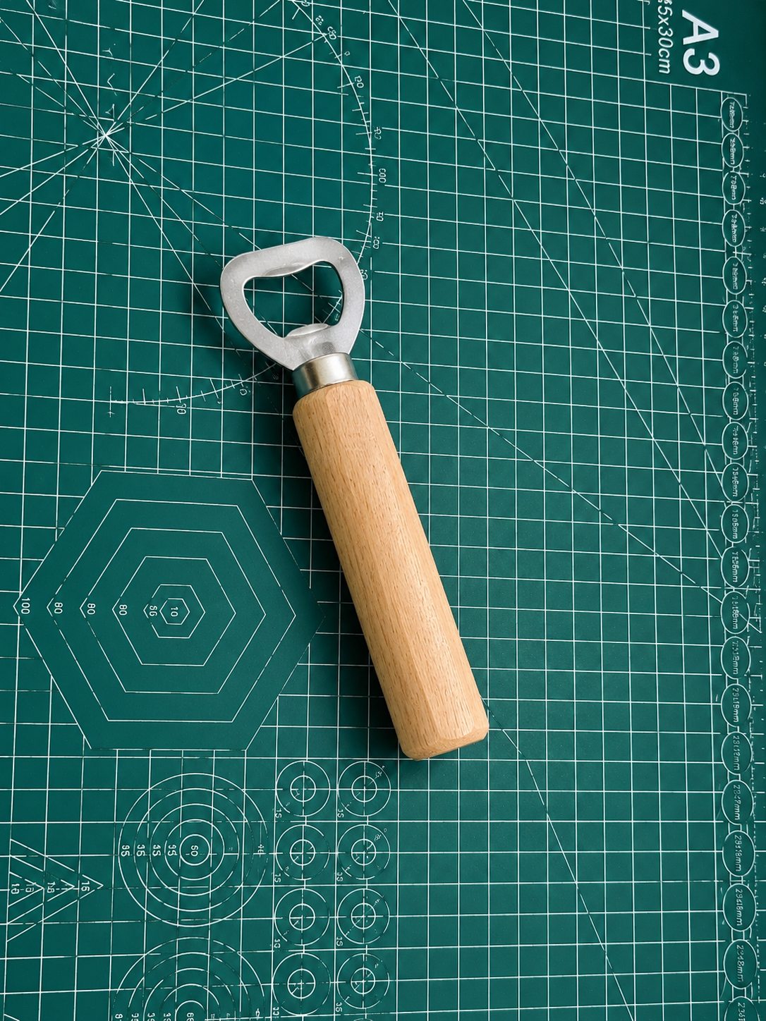Personlig lasergravert flaskeåpner i tre